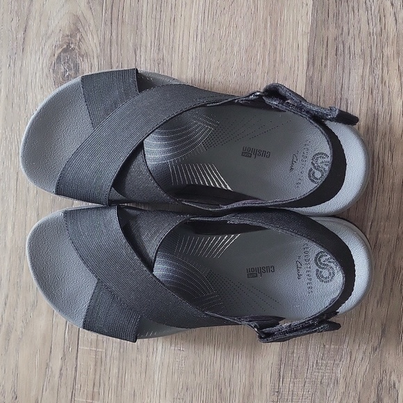 Clarks Cloudsteppers sandals women's 6 black criss-cross adjustable heel strap - Picture 6 of 9